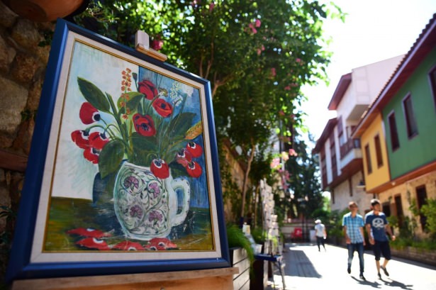 cicek_acan_kent_gorucuye_cikiyor_1437551252_4841.jpg