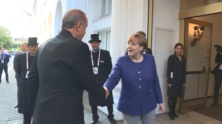 merkel_erdogani_kapida_karsiladi_1499369732_0374.jpg