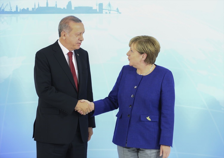merkel_erdogani_kapida_karsiladi_1499369737_9835.jpg