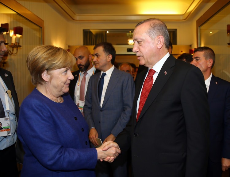 merkel_erdogani_kapida_karsiladi_1499372203_1202.jpg