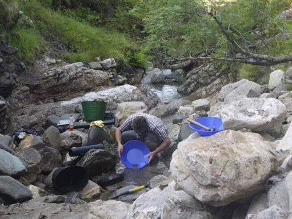 Üzük almağa pulu çatmadığına görə qzıl axtarışına çıxdı və... - FOTO