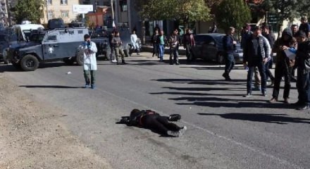 Suikast hazırlığındaki ter&ouml;rist &ouml;ld&uuml;r&uuml;ld&uuml;