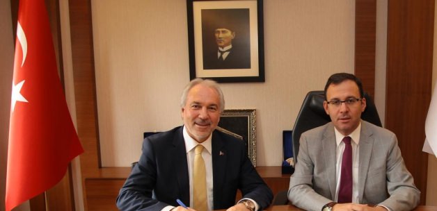 Kütahya'da "Her Mahallede Bir Spor Alanı Projesi" Kütahya'da "Her Mahallede Bir Spor Alanı Projesi"