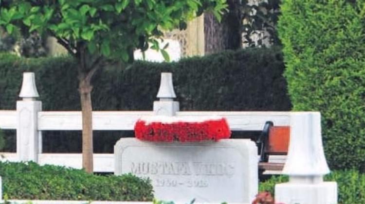Mustafa Koç'un mezarına 24 saat koruma
