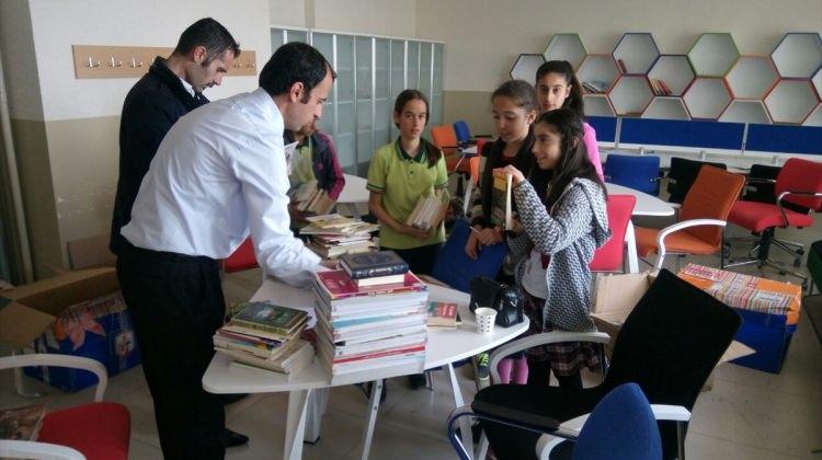 İstanbul'dan Malatya'daki öğrencilere kitap yardımı