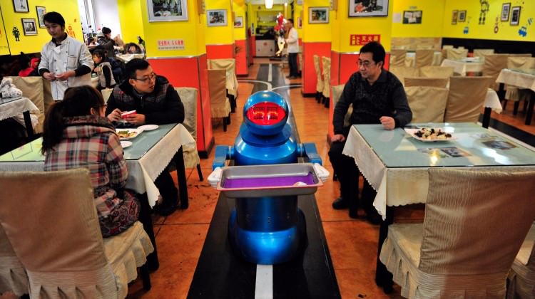 Robotlar iki restoranı iflas ettirdi