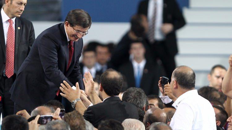 AK Parti'de bir ilk: Sadece Davutoğlu bırakmıyor!