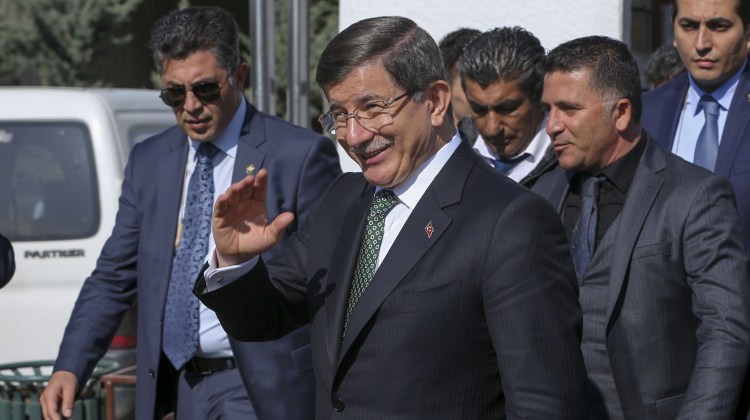 Yeni 'Başbakan'ı Davutoğlu duyuracak!