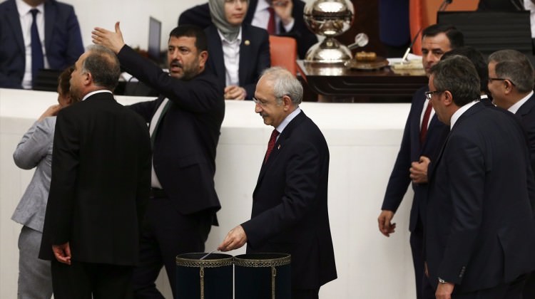 Twitter'da Kılıçdaroğlu'na ve CHP'ye tepki yağıyor Twitter'da Kılıçdaroğlu'na ve CHP'ye tepki yağıyor
