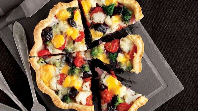 Peynirli ve sebzeli tart Peynirli ve sebzeli tart