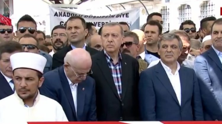 Demokrasi şehitleri uğurlandı