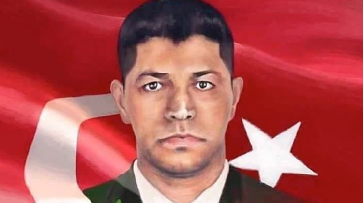 [Resim: ankaradaki_okula_onun_ismi_verildi_1469873998_0089.jpg]