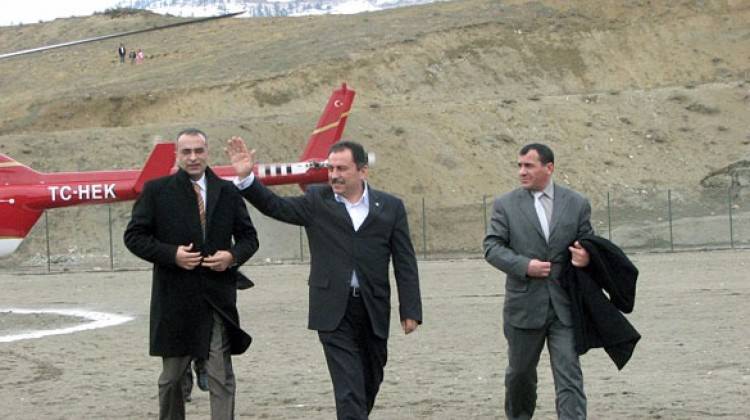 [Resim: muhsin_yazicioglunun_olum_emrini_gulen_m...7_0929.jpg]