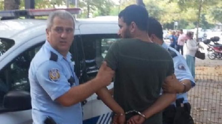 [Resim: darbeci_yalanina_inanan_kadin_dolandiril...7_5824.jpg]