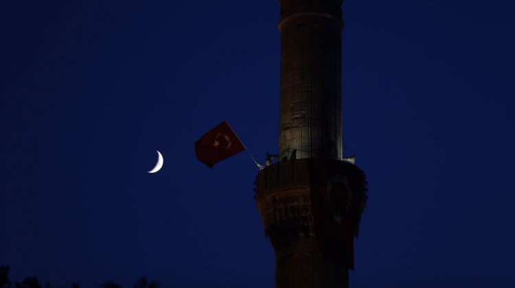 [Resim: istanbulda_tuyleri_diken_diken_eden_goru...7_3895.jpg]