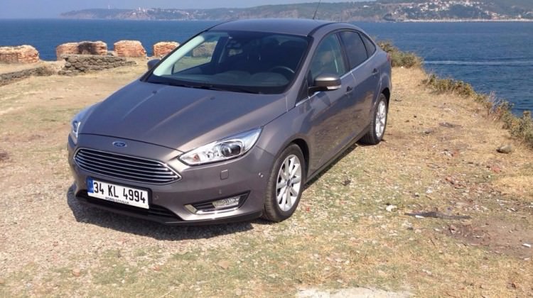 TEST: Ford Focus Sedan 1.5 TDCi PowerShift TEST: Ford Focus Sedan 1.5 TDCi PowerShift