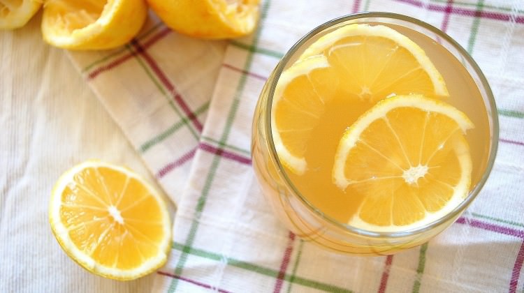 Lavantalı limonata tarifi Lavantalı limonata tarifi