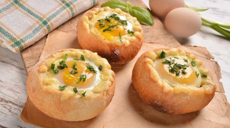 Ekmek çanağında yumurta tarifi Ekmek çanağında yumurta tarifi