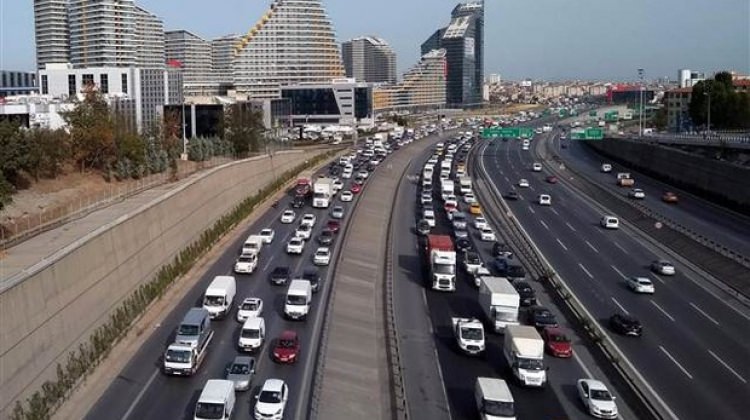 Trafiğe kayıtlı araç sayısı arttı Trafiğe kayıtlı araç sayısı arttı
