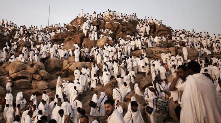 Yüz binlerce kişi Mekke'ye giremedi