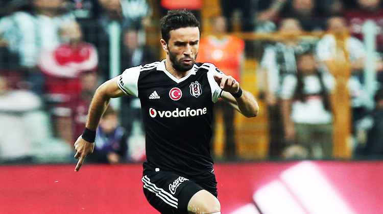 Gökhan Gönül Fenerbahçe'yi hatırlattı Gökhan Gönül Fenerbahçe'yi hatırlattı