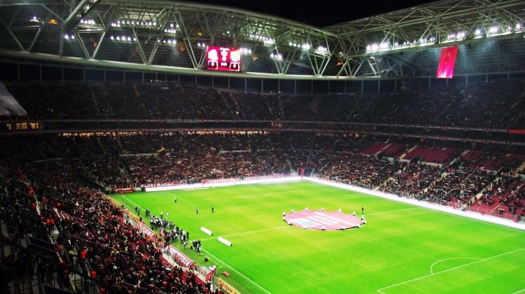 Türk Telekom Arena para basacak! Türk Telekom Arena para basacak!