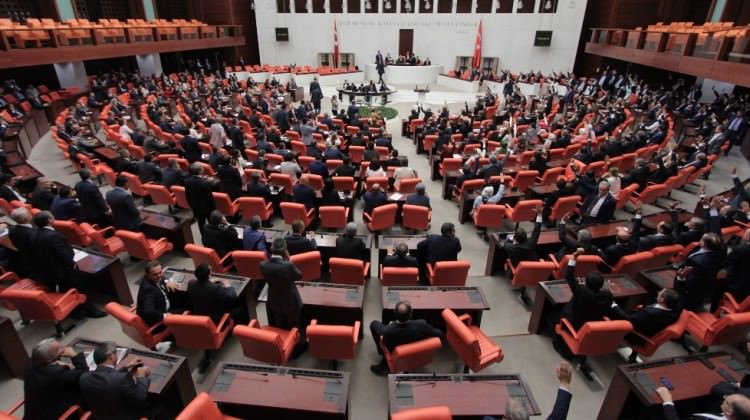 Yeni Anayasa Meclis'e geliyor!