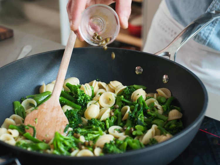 Brokolili Orecchiette tarifi Brokolili Orecchiette tarifi