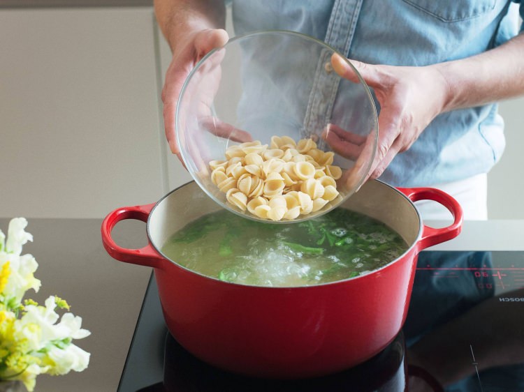 Brokolili Orecchiette tarifi Brokolili Orecchiette tarifi