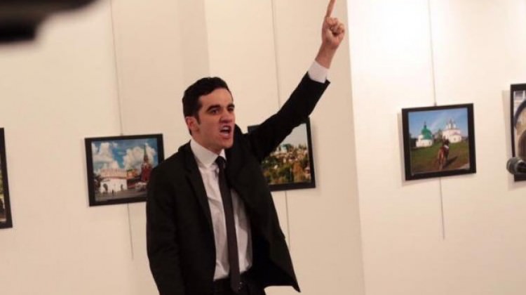 [Resim: saldirgan_firari_fetocunun_evinde_kaliyo...2_2814.jpg]