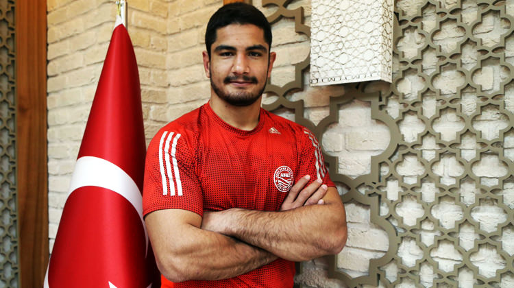 'Atletizmde Usain Bolt neyse ben de güreşte oyum' 'Atletizmde Usain Bolt neyse ben de güreşte oyum'