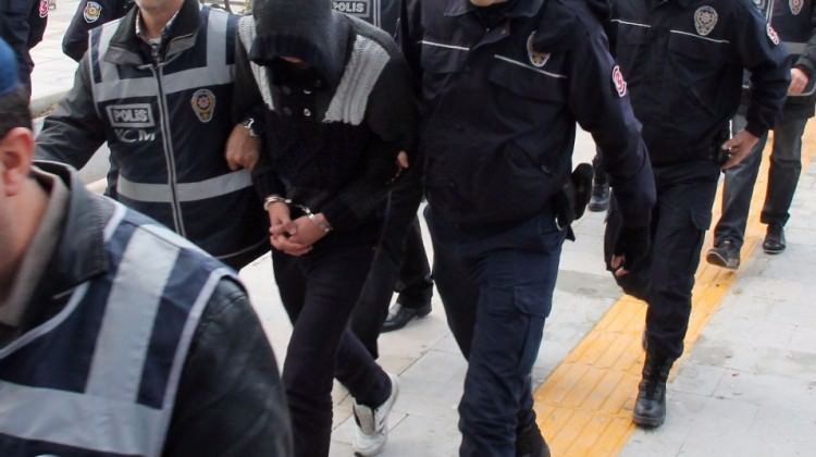 22 öğretmene FETÖ gözaltısı! 22 öğretmene FETÖ gözaltısı!