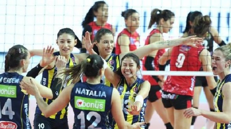 Fenerbahçe set vermedi Fenerbahçe set vermedi