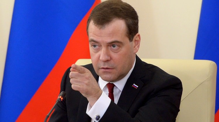 Medvedev'den iş dünyasını sevindirecek çağrı Medvedev'den iş dünyasını sevindirecek çağrı