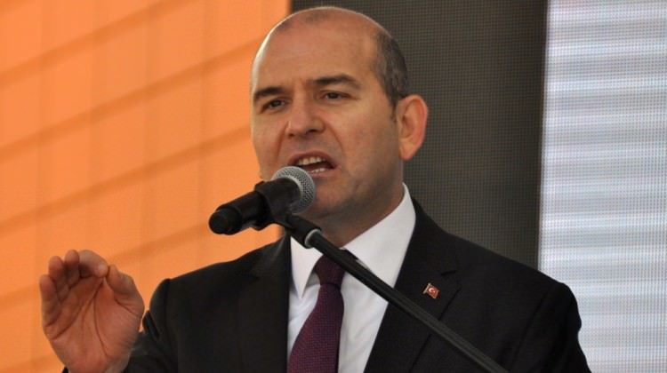 Kürsüyü işgal eden CHP’lilere sert çıktı Kürsüyü işgal eden CHP’lilere sert çıktı