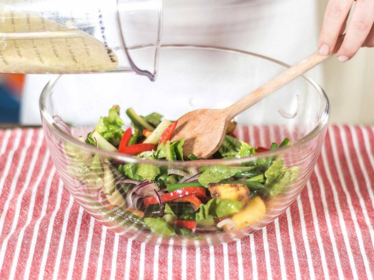 Kırmızı kefalli Niçoise salatası tarifi Kırmızı kefalli Niçoise salatası tarifi