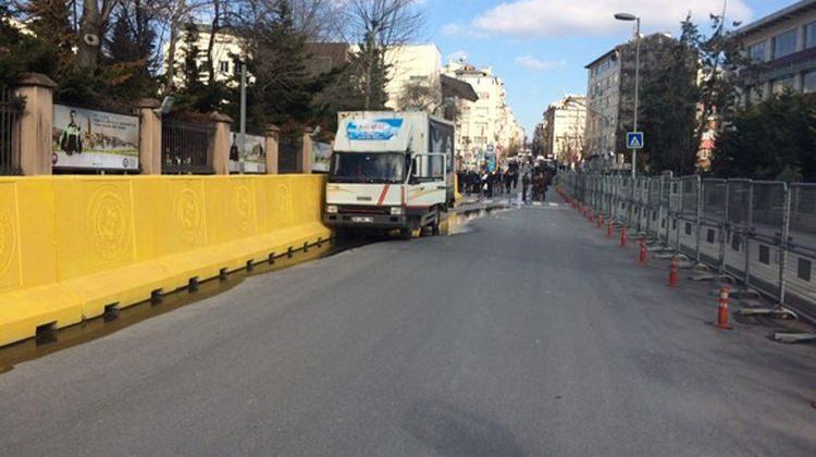istanbul-çatışma-minibüs