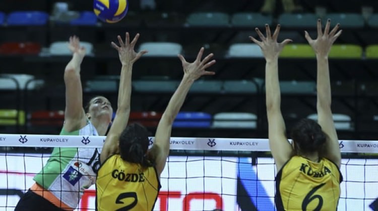 VakıfBank ilk finalist VakıfBank ilk finalist