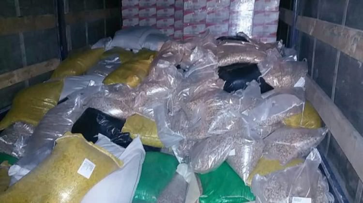 Kuş yemleri arasında 244 kilo 500 gram esrar! Kuş yemleri arasında 244 kilo 500 gram esrar!