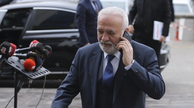 AK Parti'li Mustafa Elitaş rekor kırdı AK Parti'li Mustafa Elitaş rekor kırdı