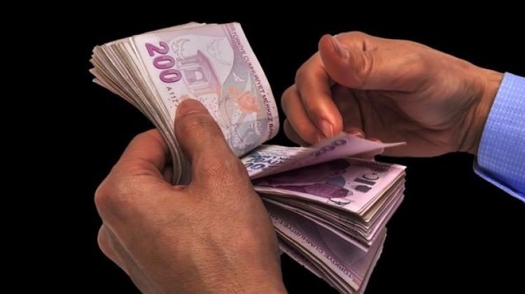Bir yolu bulundu! Yarısı eşin hesabına yatacak Bir yolu bulundu! Yarısı eşin hesabına yatacak