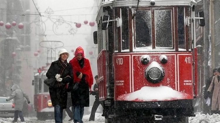 İstanbul'u 2016'da 9,2 milyon turist ziyaret etti İstanbul'u 2016'da 9,2 milyon turist ziyaret etti