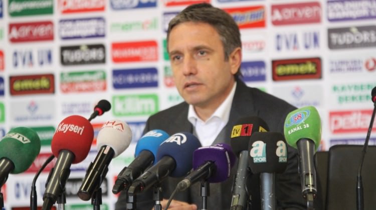 Mutlu Topçu'dan futbolculara tepki! Mutlu Topçu'dan futbolculara tepki!