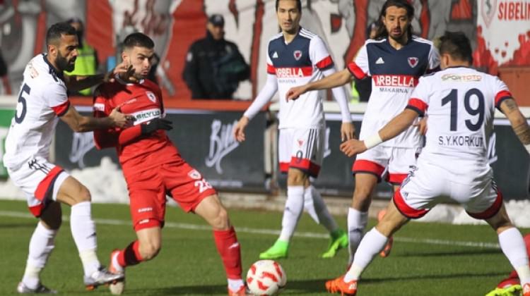 Samsun'da büyük olaylar! Saha karıştı! Samsun'da büyük olaylar! Saha karıştı!