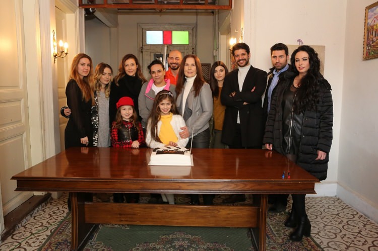 Elif dizisi 500. Bölümü kutladı Elif dizisi 500. Bölümü kutladı