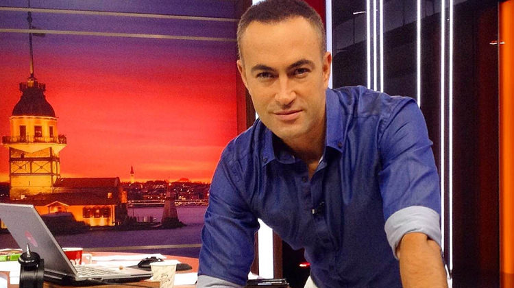 Murat Güloğlu edebsiz yorum sonrası Fox TV'den kovuldu Murat Güloğlu edebsiz yorum sonrası Fox TV'den kovuldu