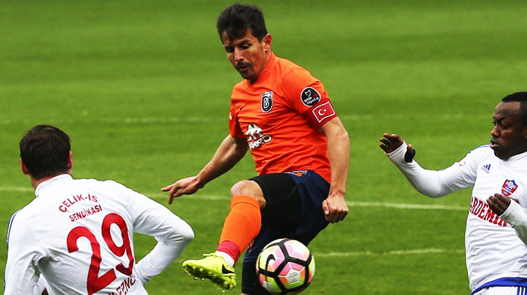 Emre Belözoğlu'dan Başakşehir'e kötü haber! Emre Belözoğlu'dan Başakşehir'e kötü haber!