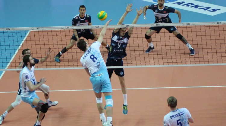 Arkasspor Rusya'da dondu Arkasspor Rusya'da dondu
