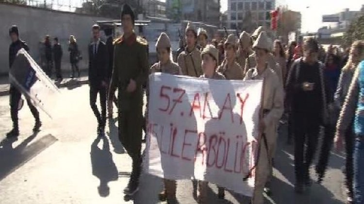 Ülkücülerden '57. Alay İstanbul yürüyüşü' Ülkücülerden '57. Alay İstanbul yürüyüşü'
