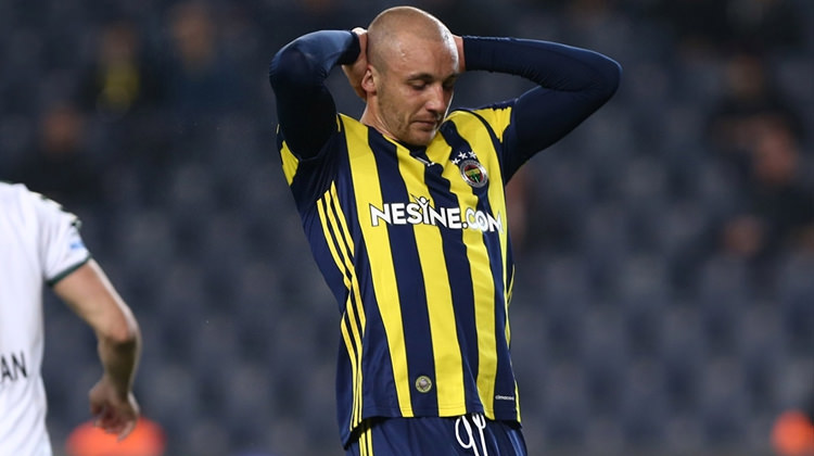 Yönetimden Fenerbahçeli futbolculara ceza! Yönetimden Fenerbahçeli futbolculara ceza!